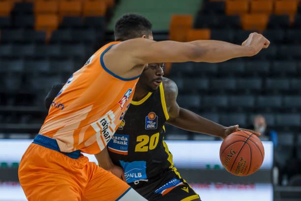 在接受采访 在接受采访