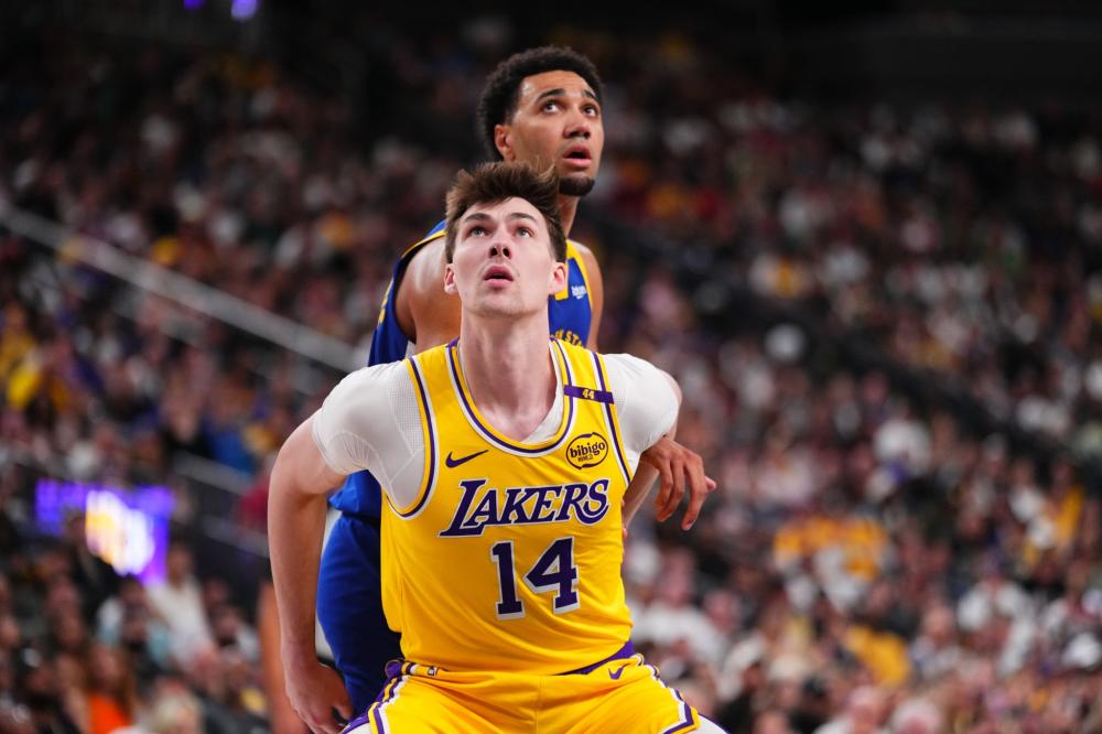 任边后卫 任边后卫